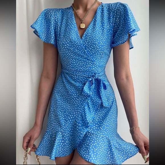 Dresses & Skirts - NWT Boutique Blue Summer Dress